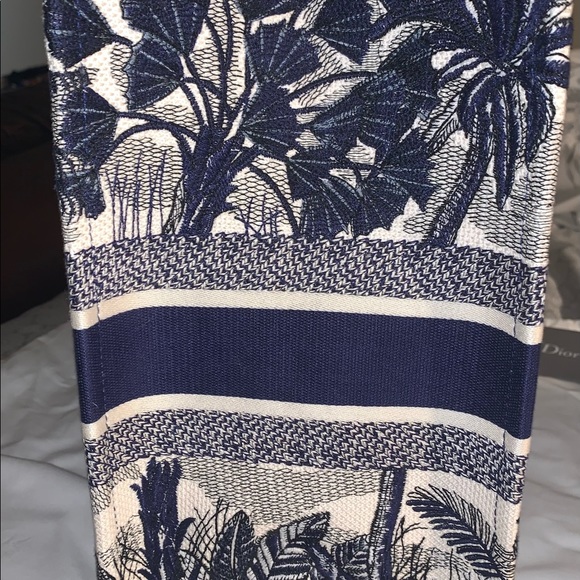 Christian Dior large book tote - Picture 8 of 11